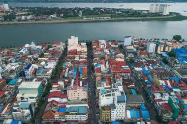 SUN & MOON Urban Hotel