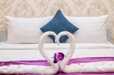 White Residence Hotel & Apartment