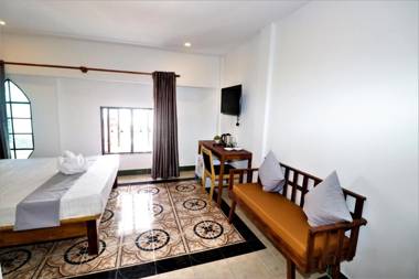 Grand Elevation Hotel