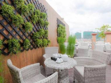 Seventh Heaven Hotel and High Bar