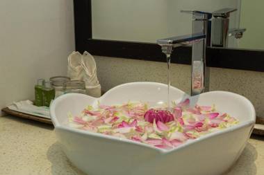 Apsara Centrepole Hotel