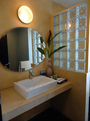 MEN's Resort & Spa (Gay Hotel)