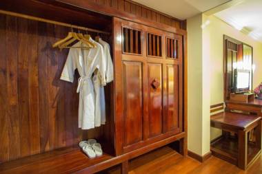 Royal Empire Premium Hotel