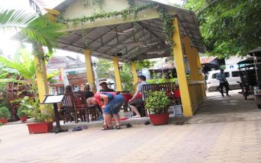 Blossoming Romduol Boutique