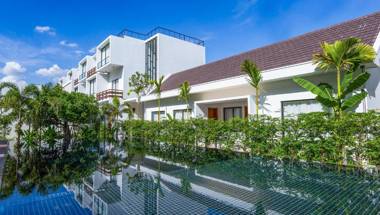 Lynnaya Urban River Resort