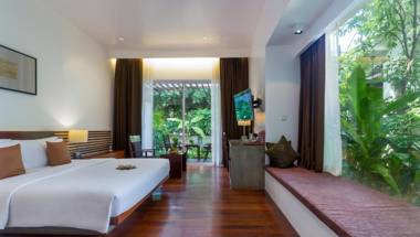 Lynnaya Urban River Resort