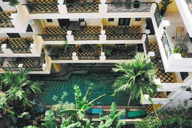 Golden Banana Residence 