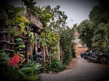 Aunty's House & Uncle's House