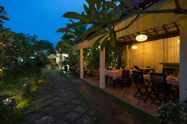 HAN & DANIEL VILLA BOUTIQUE