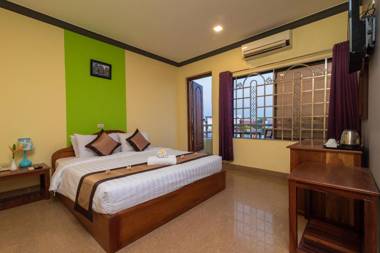 Moonlight Inn Boutique