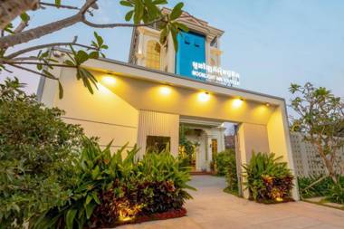 Moonlight Inn Boutique