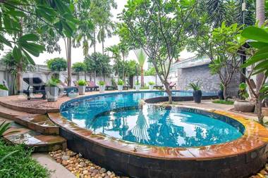 Private Garden Villa With Swimming Pool & kitchen