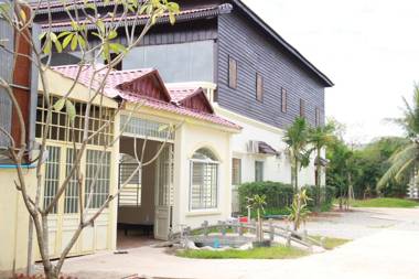 Don Bosco and Vary Guesthouse