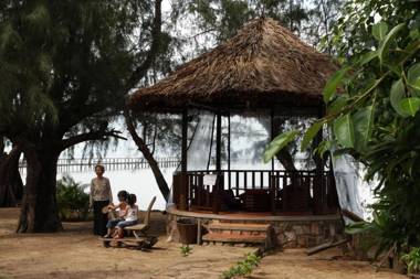 NATAYA Round House Coral Bay Resort