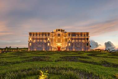 Le Bokor Palace