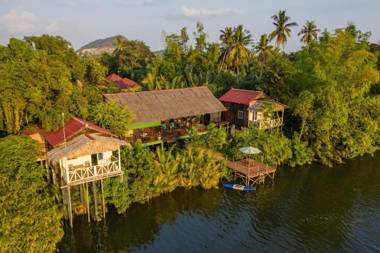 Green Mango Bungalows