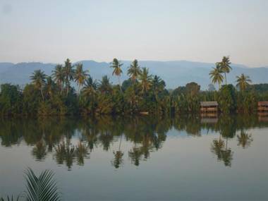 Green Mango Bungalows