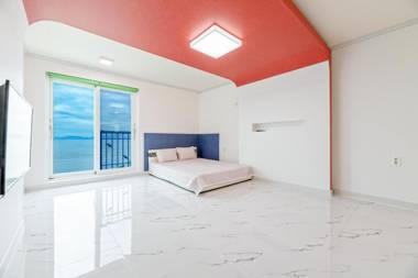 Namhae Modern Spa Pension