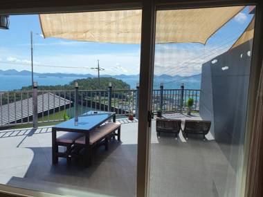 Namhae Gooreum Yeolmae Pension