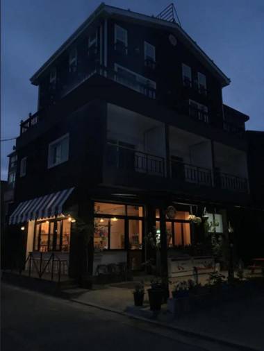 Yang Yang Surfers Paradise Stay