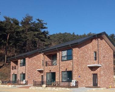 Yangyang Stay in Bricks