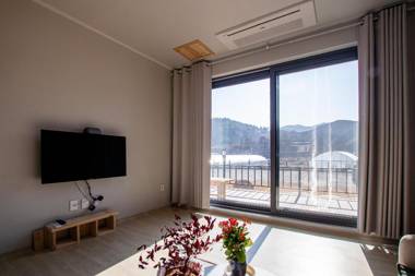 Yangyang Stay in Bricks