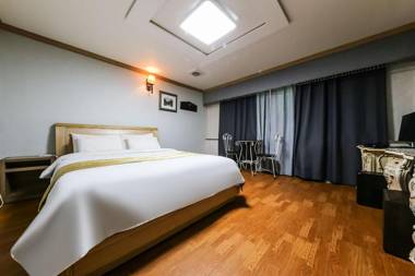 Daejeon Wolpyeong Honey