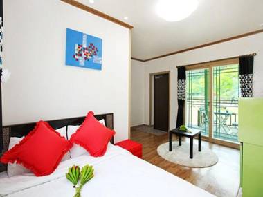 Sokrisan Jayeon Pension