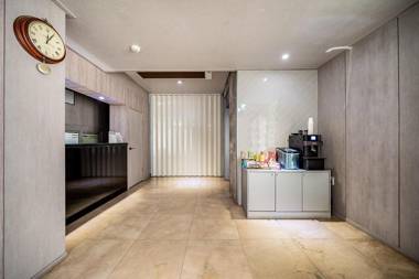 Suwon Station Hotel MOM