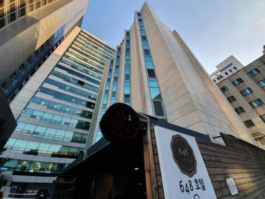 Hotel 648