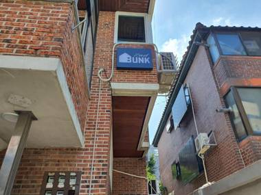 Bunk Backpackers Guesthouse