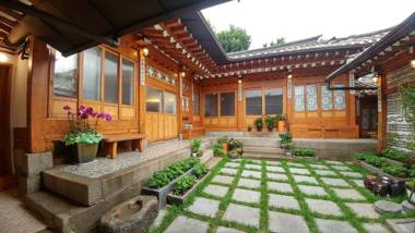 Sophia Hanok Guesthouse
