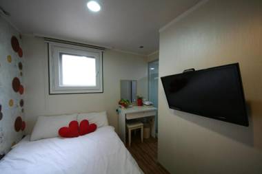 Chloe Hostel