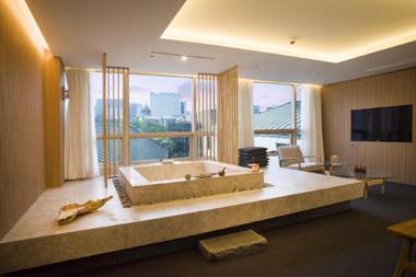 UH Suite The Myeongdong