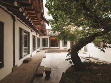 Side Hanok Guesthouse