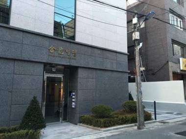 Seoul Crown 88 Guest House - Foreigners only