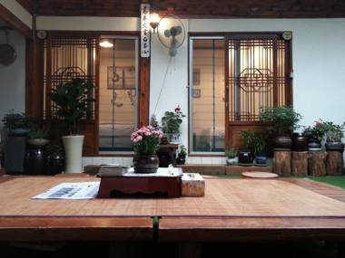 Korean Traditional House - Pungkyung