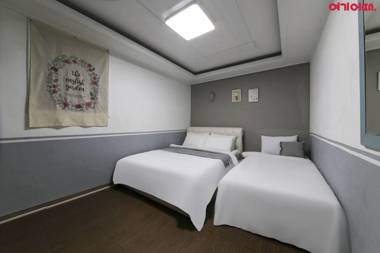 Sinchon Sisters Hostel