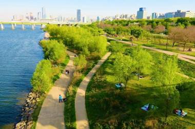 MUST STAY HOTEL (HAN RIVER)