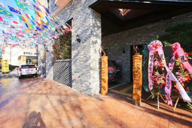 Yeongdeungpo Chateau Hotel