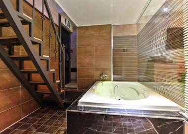 Cheonho Laview Hotel