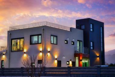 Sokcho Lasso Pool Villa Pension