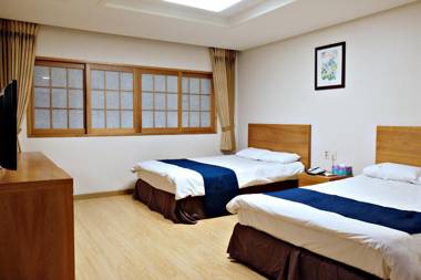 Jeju Parkside Tourist Hotel