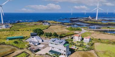 Jeju BasaFan Spa Pension