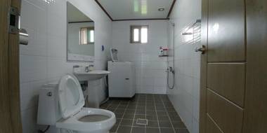 Hue in Aewol Pension