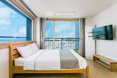 Jeju Kwakjigillgaon Pension