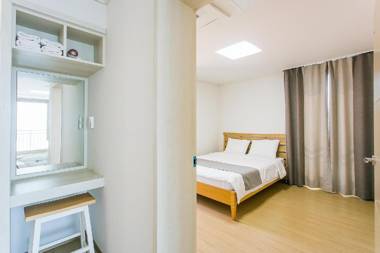 Jeju Kwakjigillgaon Pension