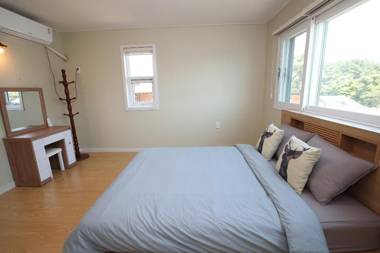 Seongsan Family House