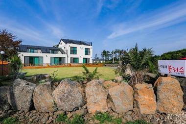 Jeju Hyeopjae Bliss Pension