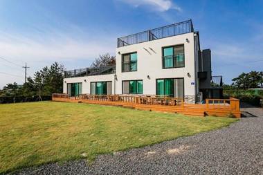 Jeju Hyeopjae Bliss Pension